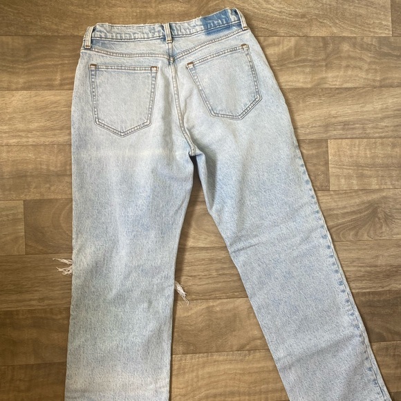 BNWOT abercrombie light blue ripped jeans - Picture 2 of 3